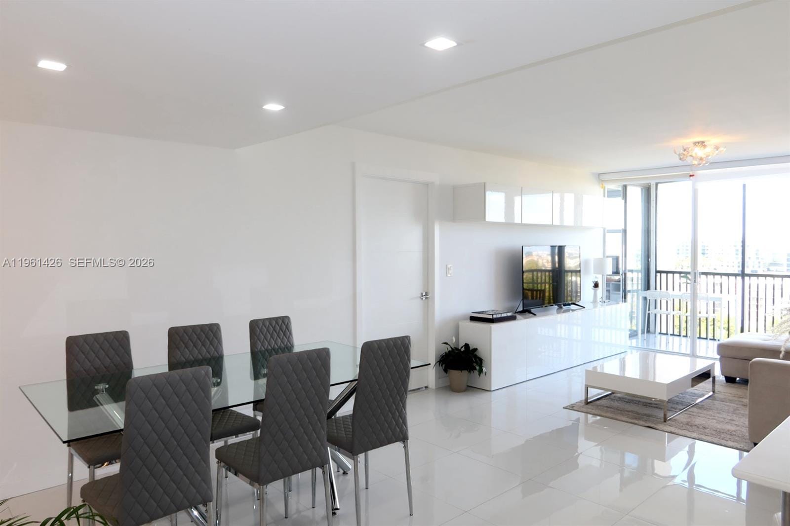 20301 W Country Club Drive 1422, Aventura, FL 33180 photo 8