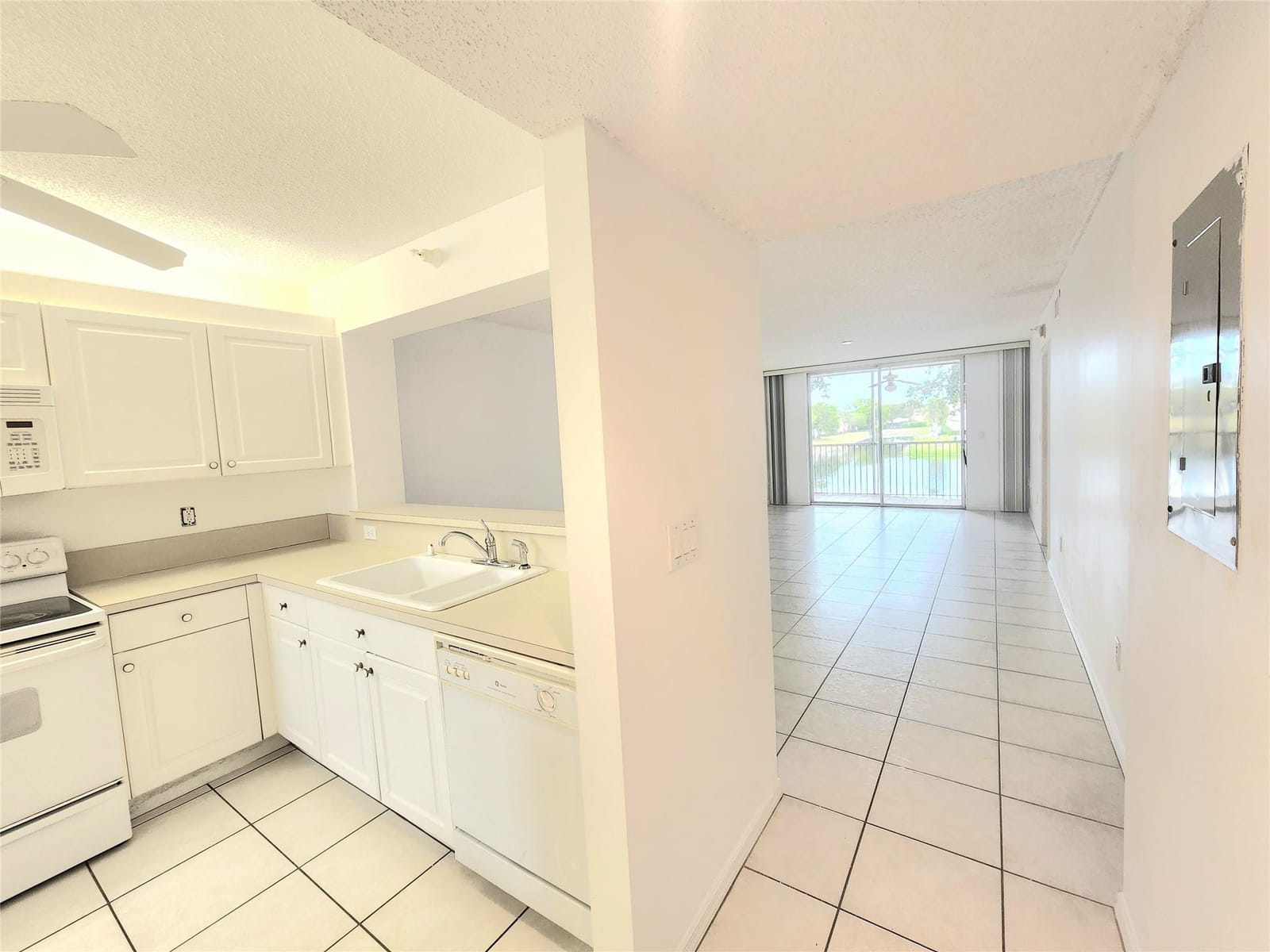 7751 Southampton Terrace 213 — photo 6