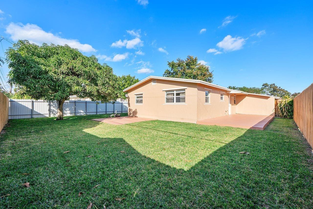 2410 Montego Drive — photo 2