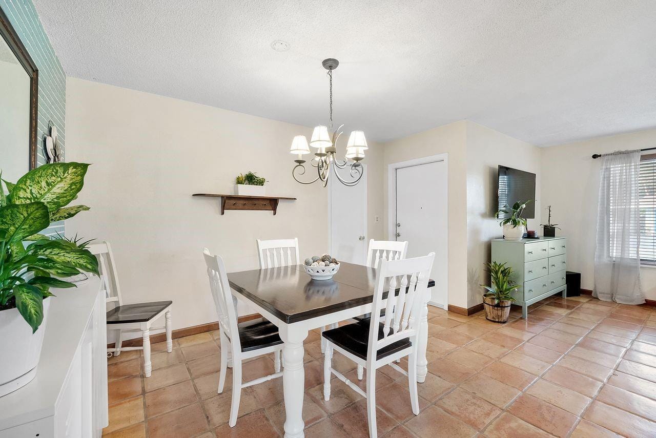 2410 Montego Drive — photo 11