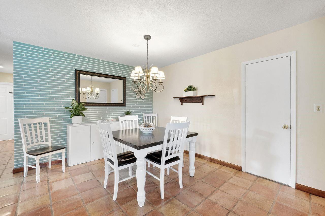 2410 Montego Drive — photo 12