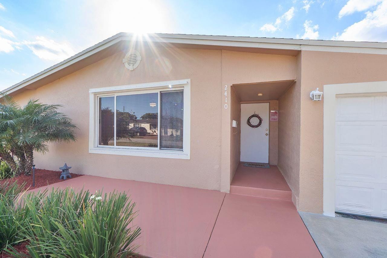 2410 Montego Drive — photo 3