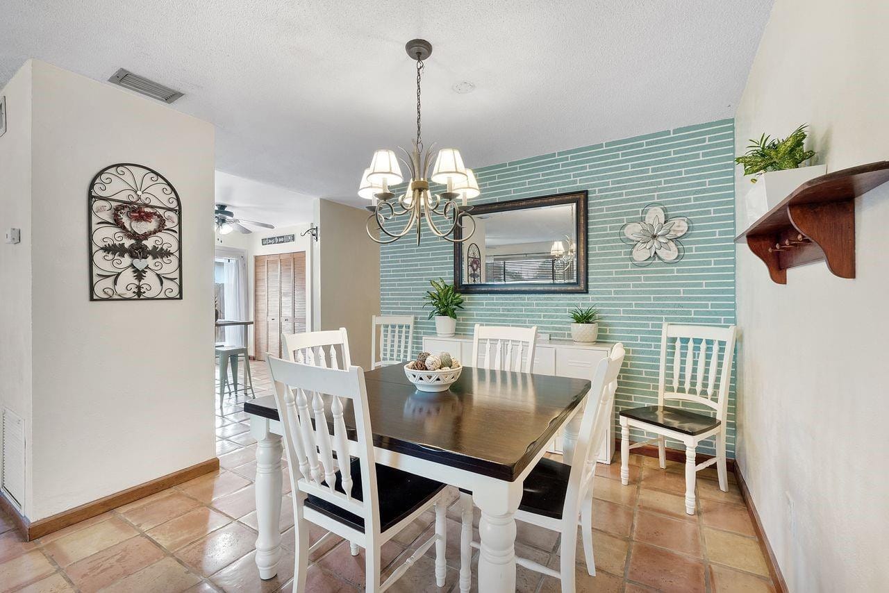 2410 Montego Drive — photo 4