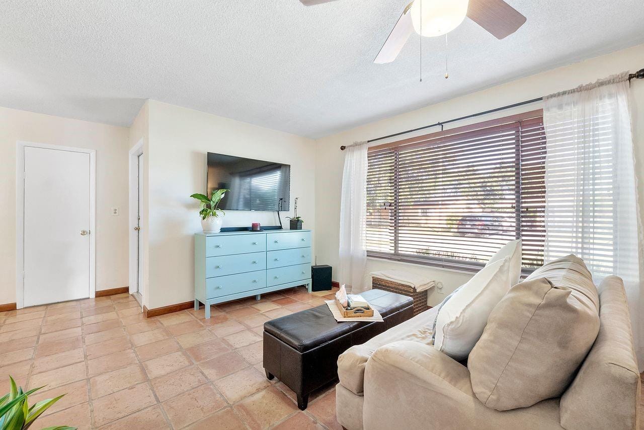 2410 Montego Drive — photo 10