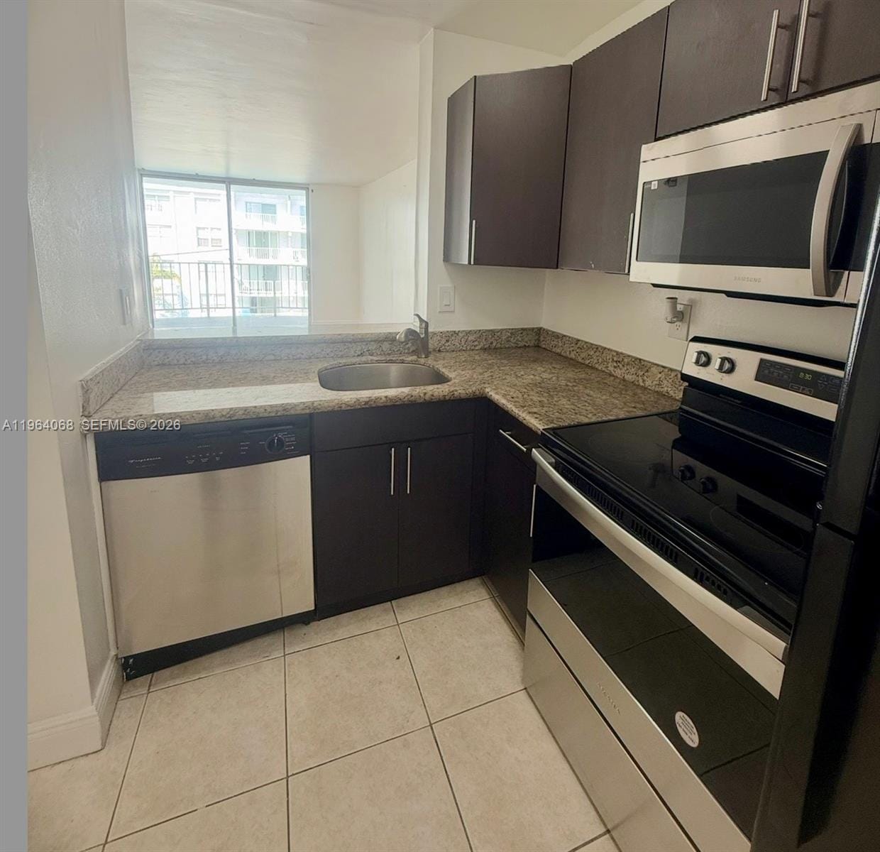 494 NW 165th St Road C508, Miami, FL 33169 photo 2