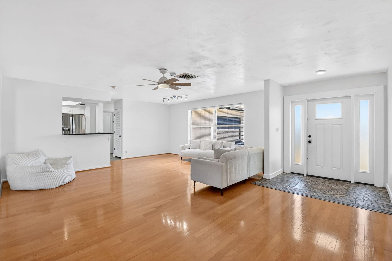 3651 Palm Drive, Riviera Beach, FL 33404 photo 12