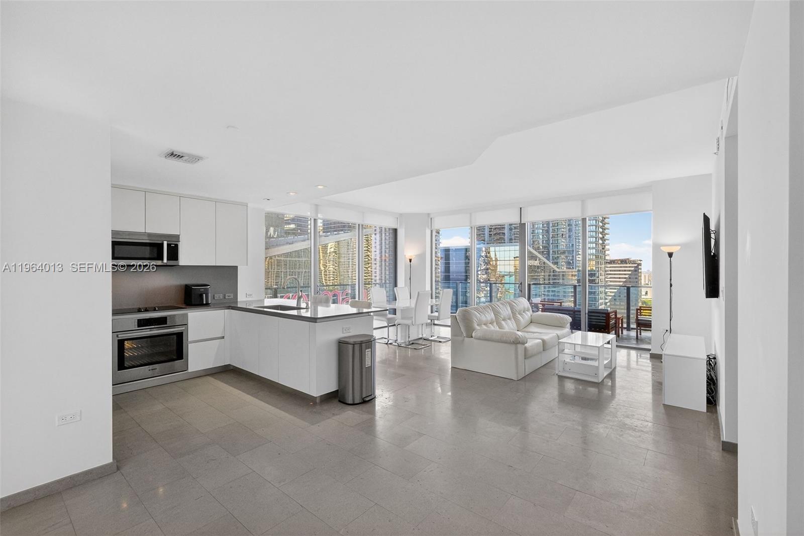 68 SE 6th Street 1702, Miami, FL 33131 photo 29