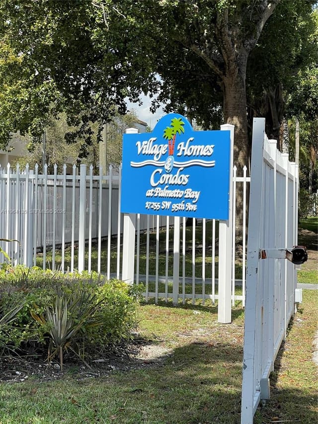 17255 SW 95th Avenue 462, sold in Village Homes & Condos At, Palmetto Bay, FL