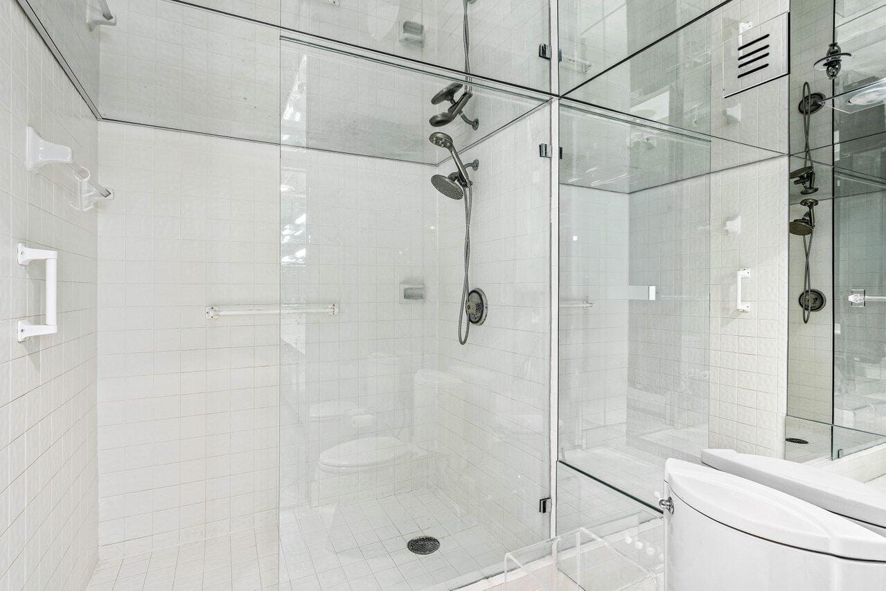 2427 Presidential Way 701 — photo 9