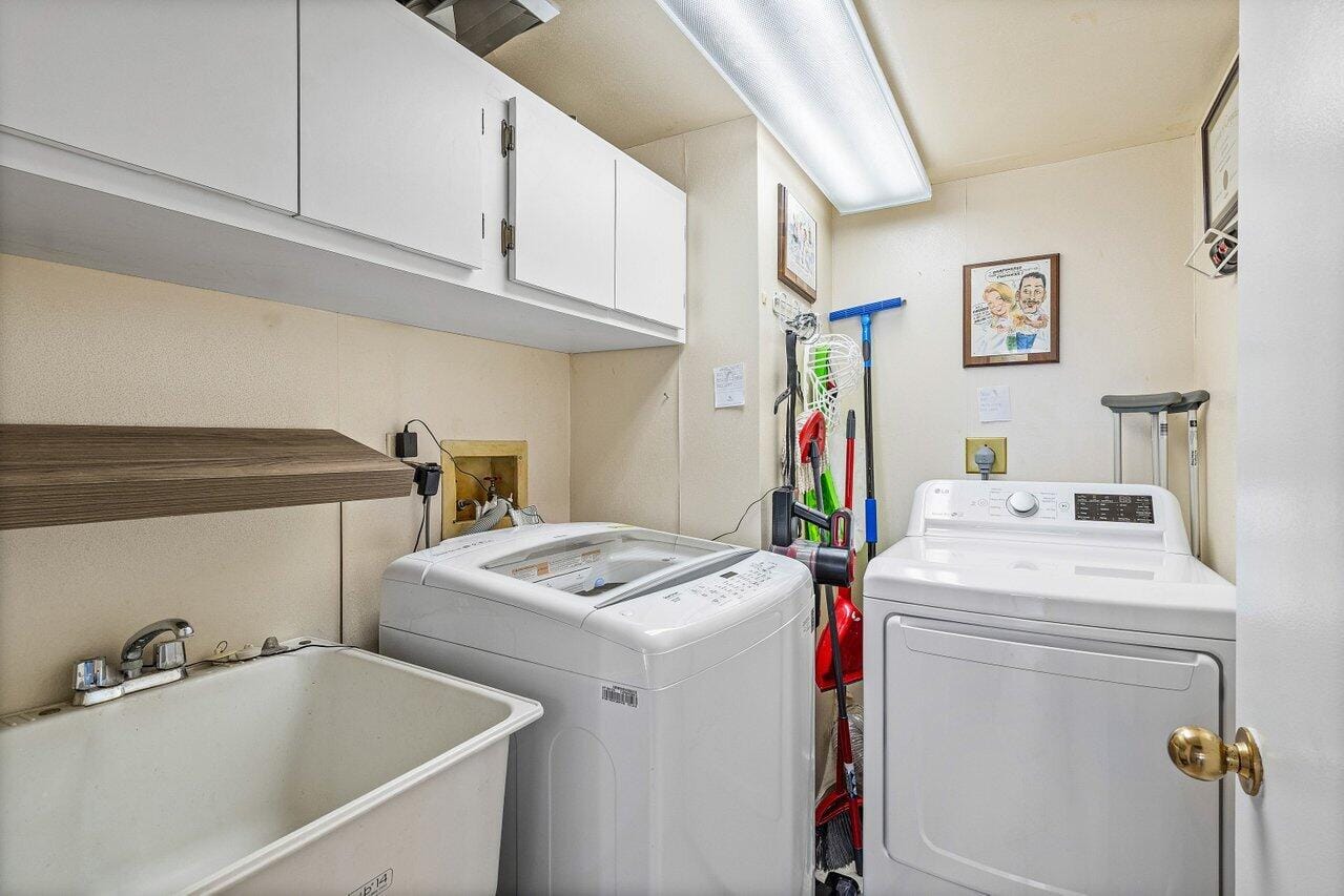 2427 Presidential Way 701 — photo 12