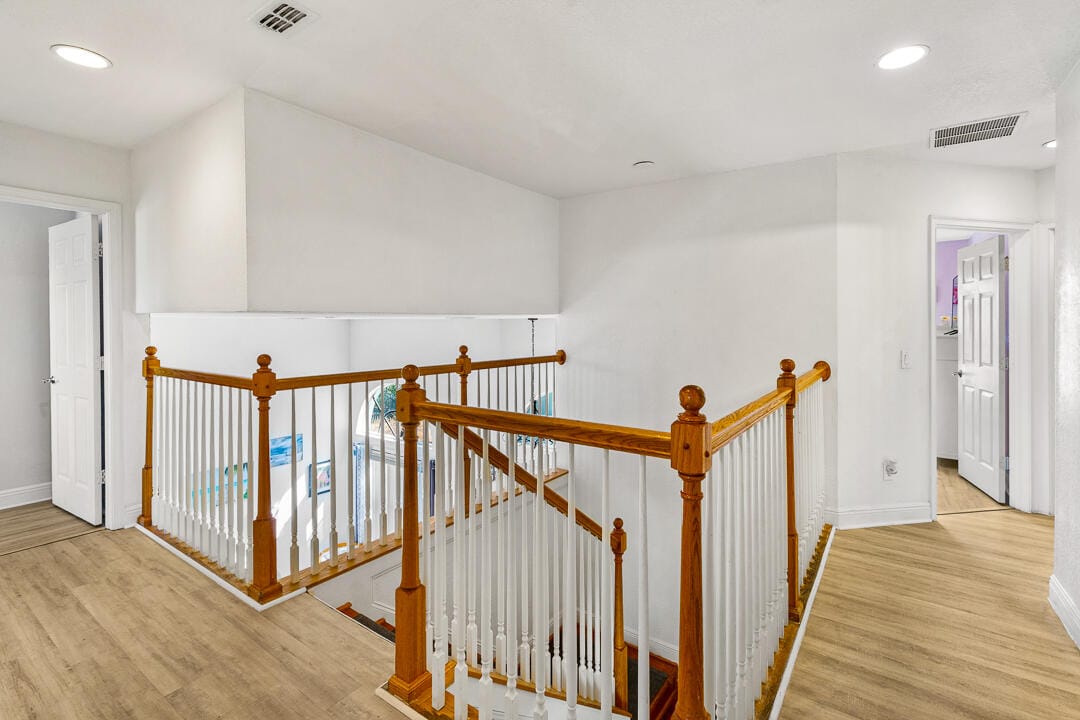 677 NW Marion Avenue — photo 10