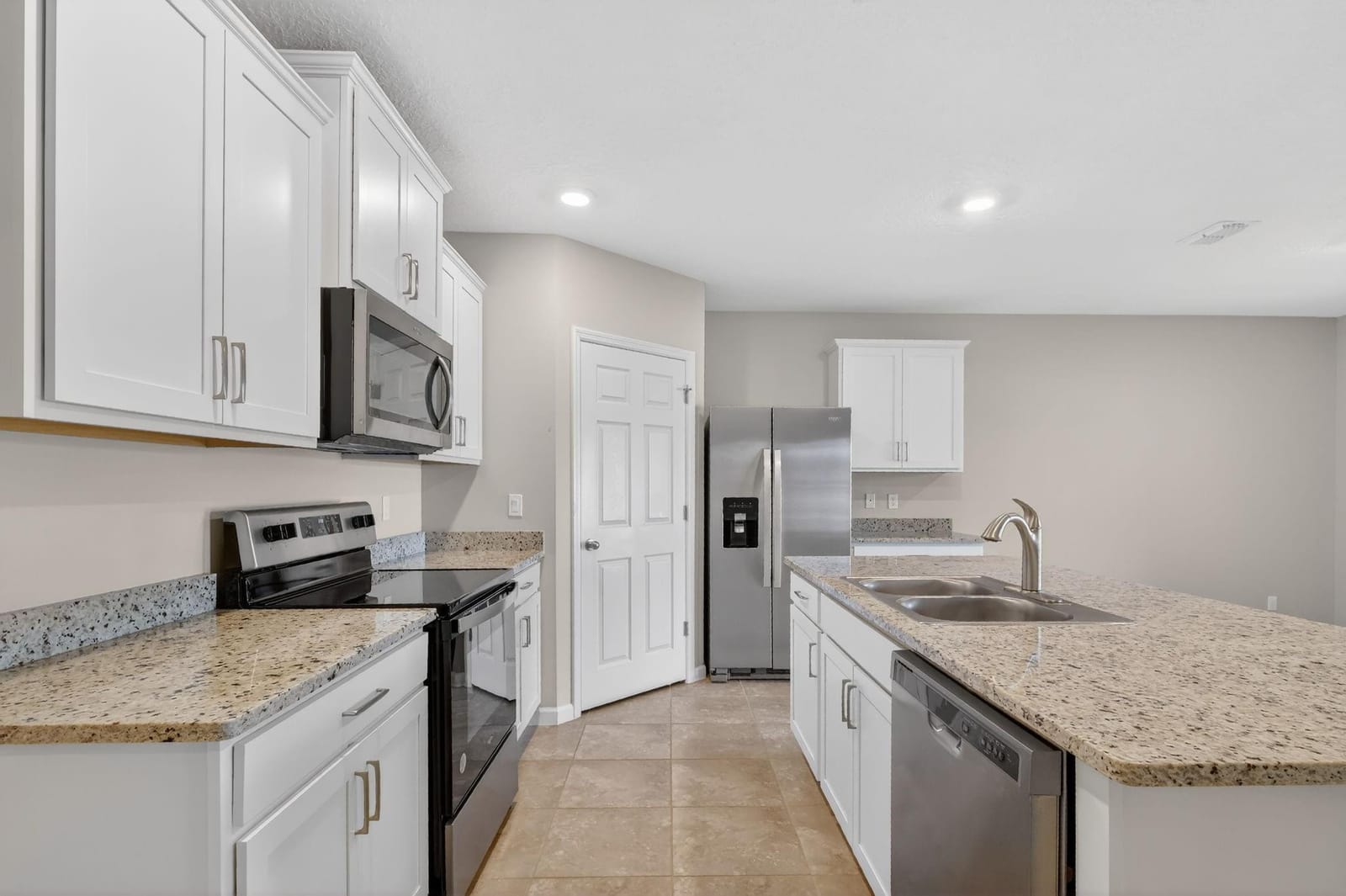 6556 NW Oaklawn Way — photo 3