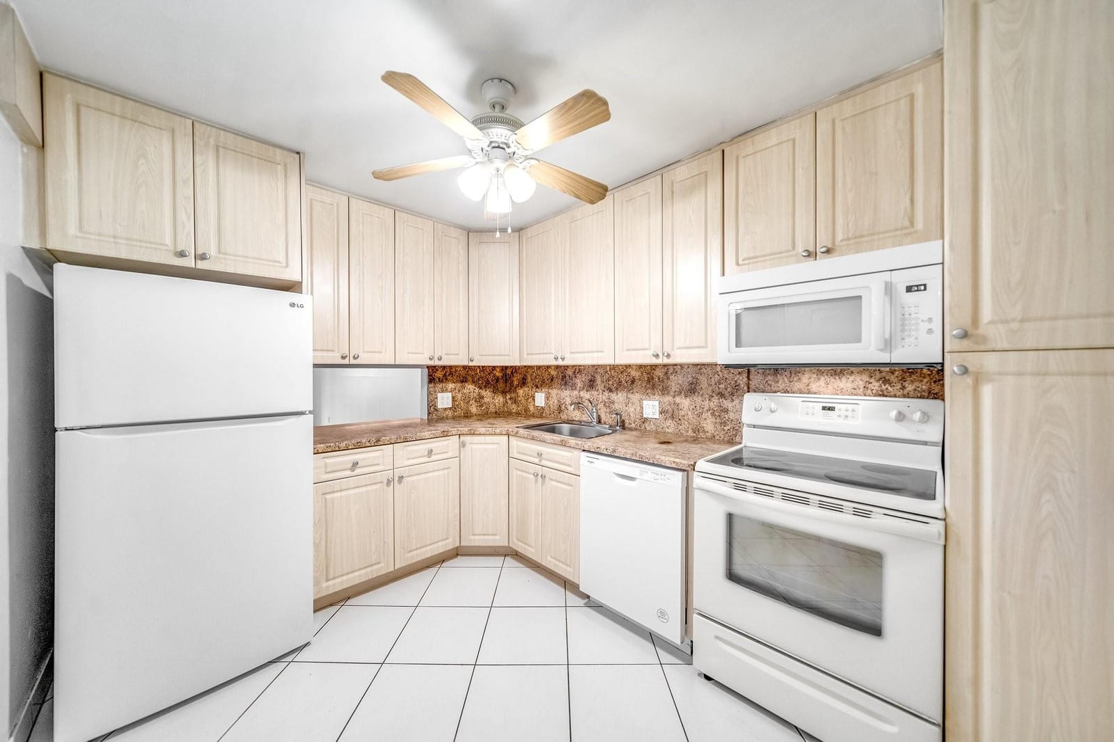 2601 S Course Drive 111, Pompano Beach, FL 33069 photo 28
