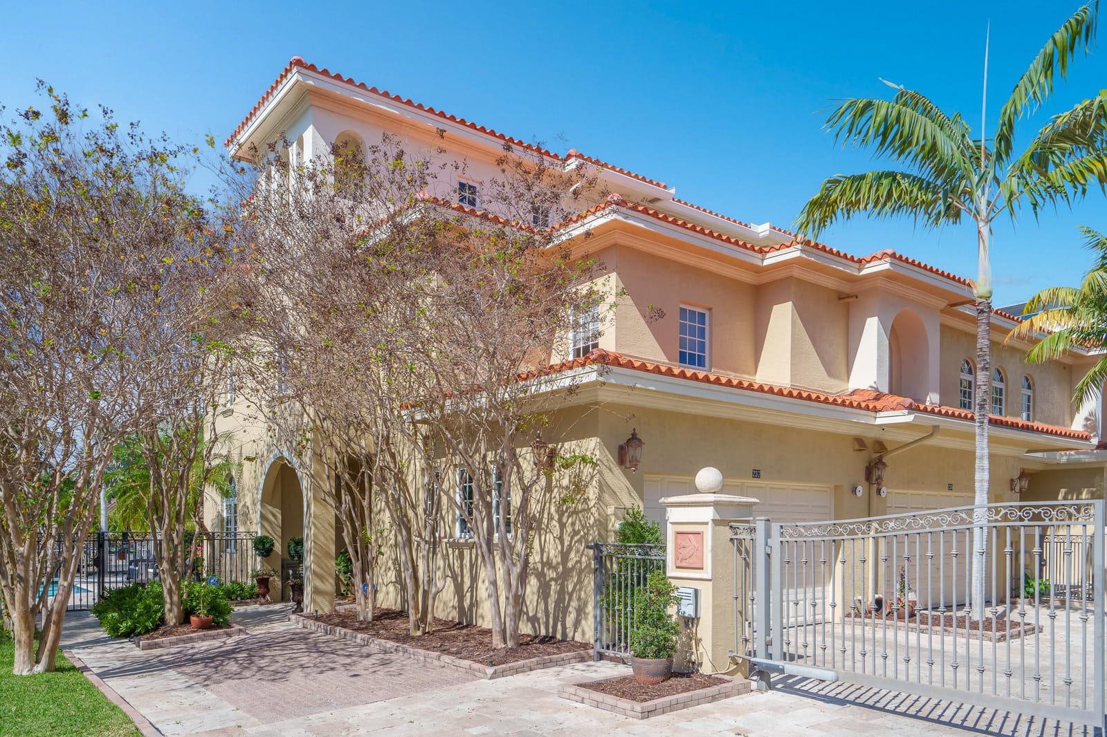 237 Garden Court, Lauderdale-By-The-Sea, FL 33308