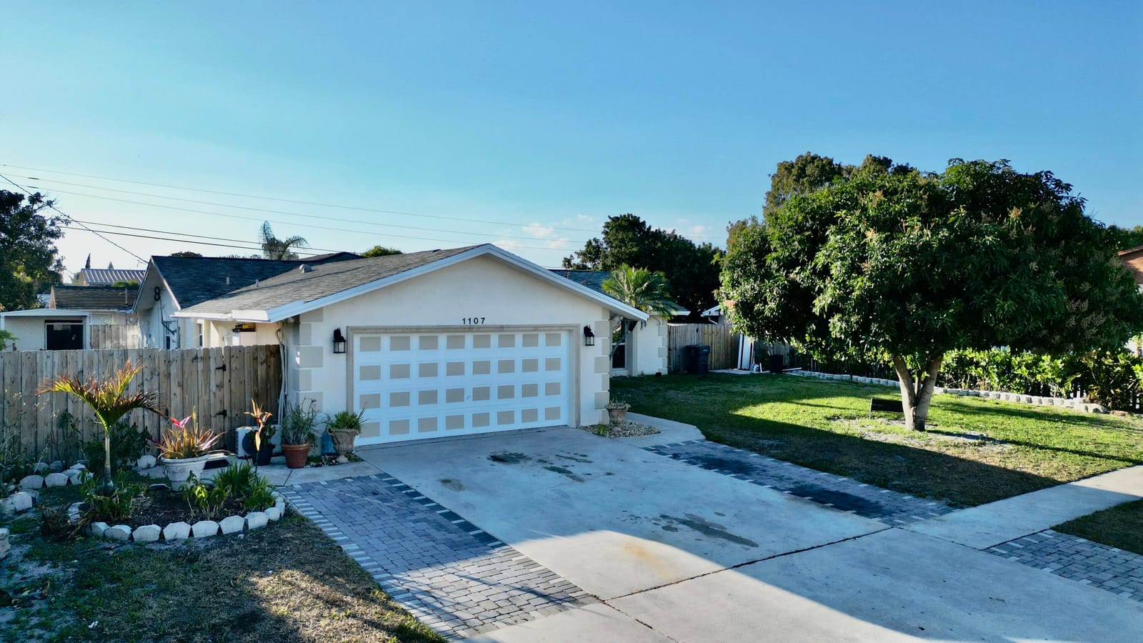 1107 Woodcrest Road W — photo 2
