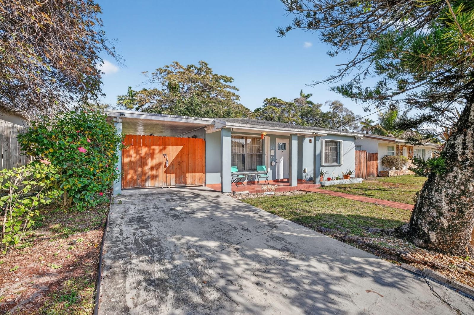 131 SW 7th Terrace, Hallandale Beach, FL 33009
