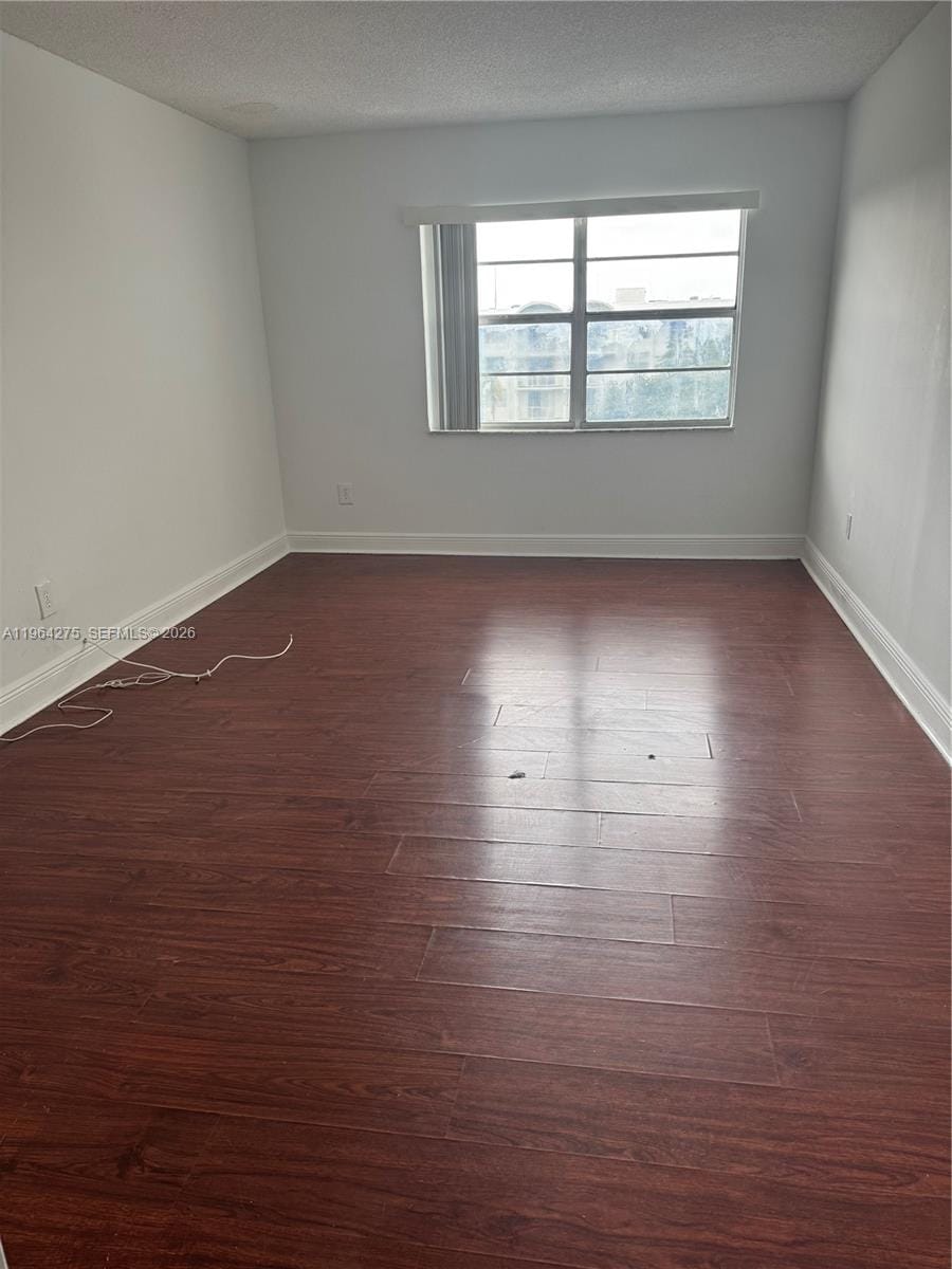 496 NW 165th St Road D-614 — photo 9