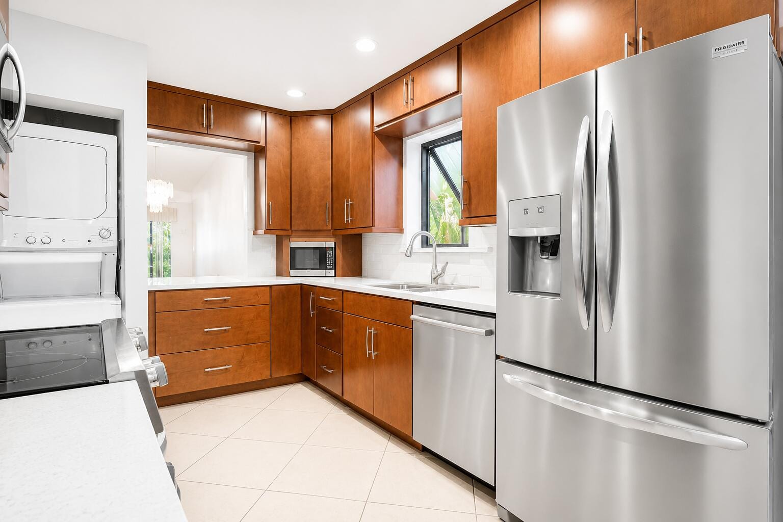16131 Laurel Drive 33 — photo 5