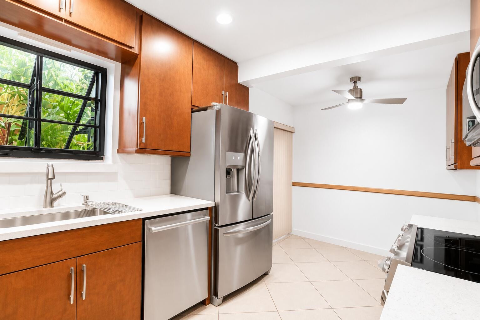 16131 Laurel Drive 33 — photo 6
