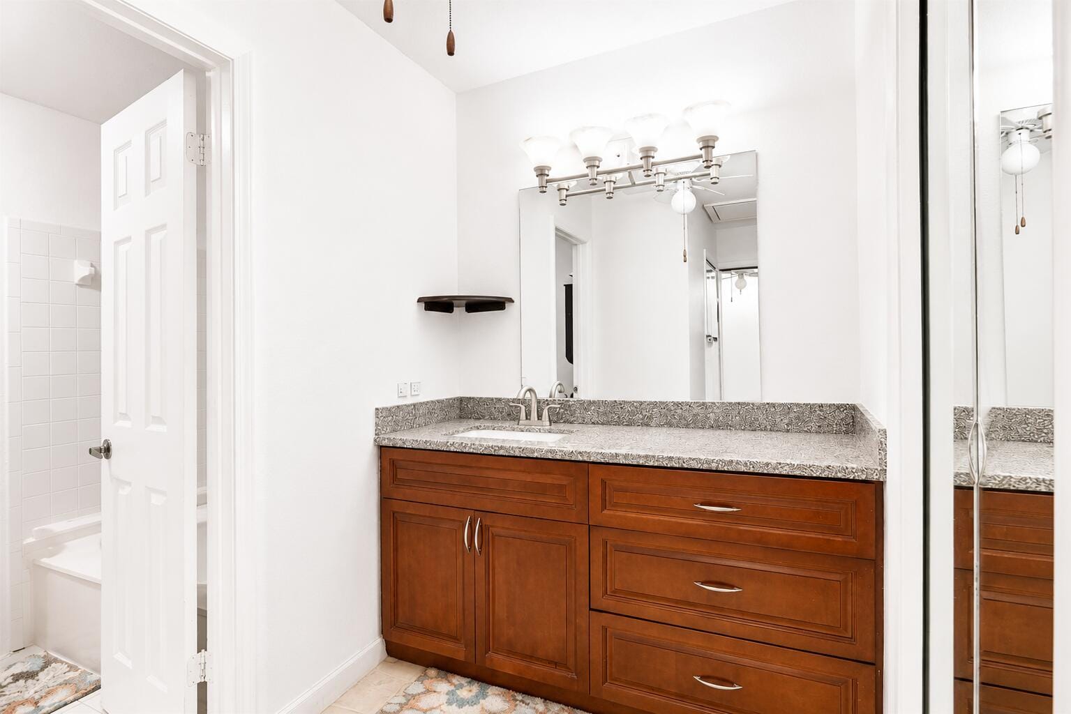 16131 Laurel Drive 33 — photo 10