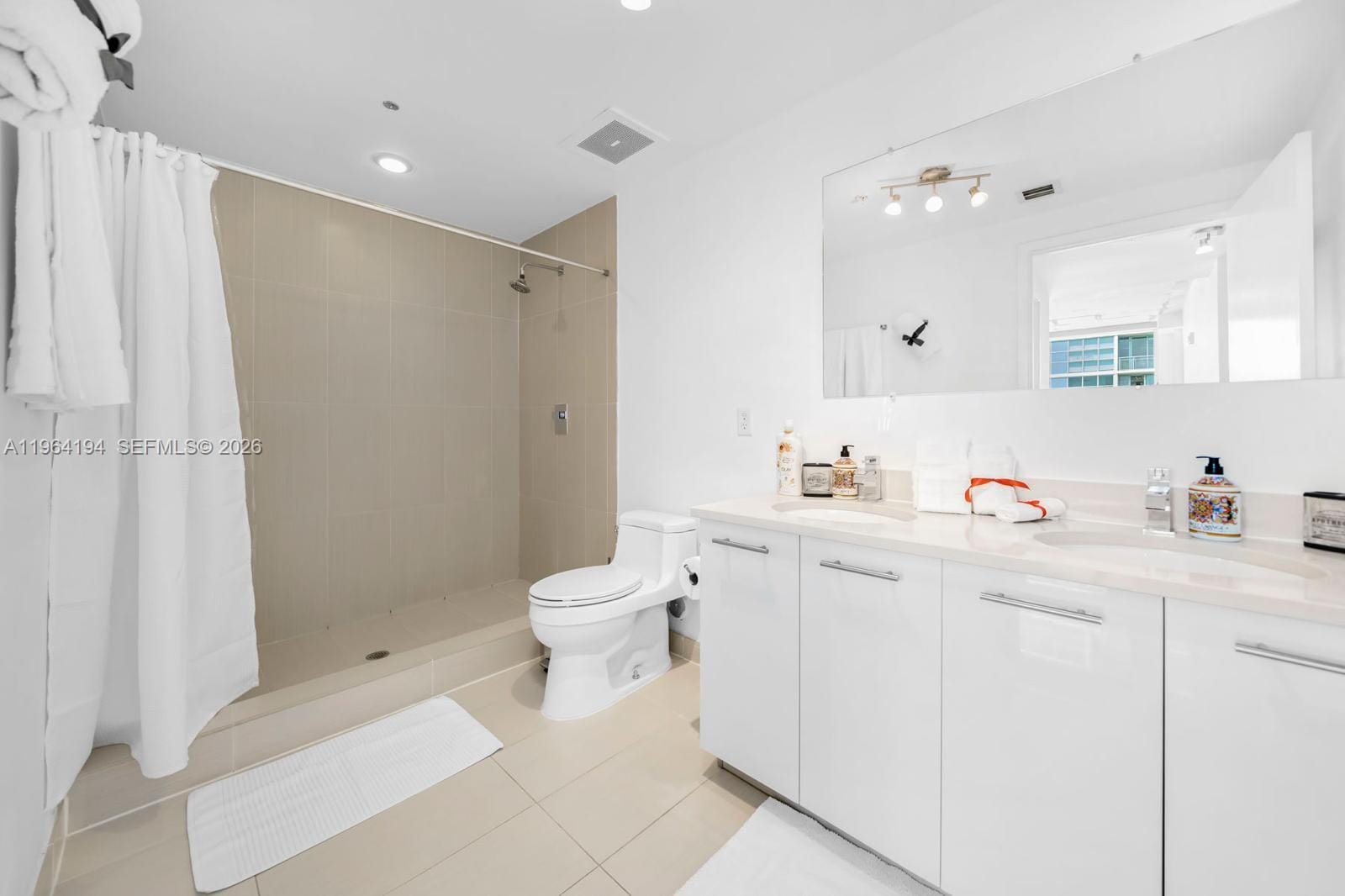 3250 NE 1st Avenue 1104 — photo 11