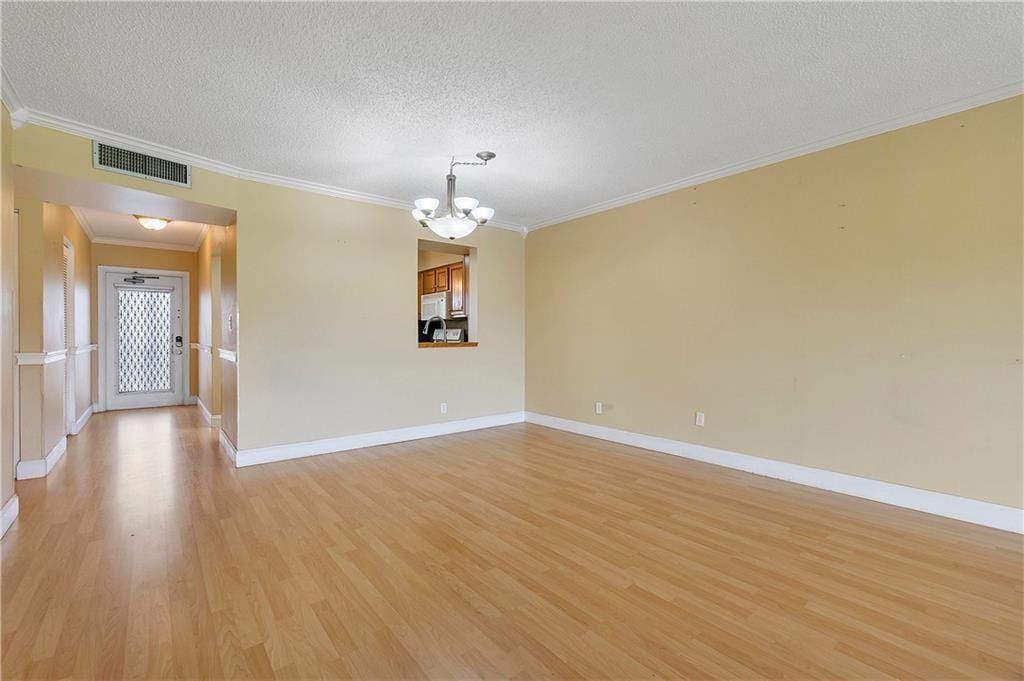 7210 Lake Circle Drive 306 — photo 5