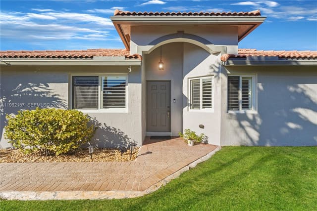 5071 NW 115th Court, sold in Doral Landings Townhomes, Doral, FL