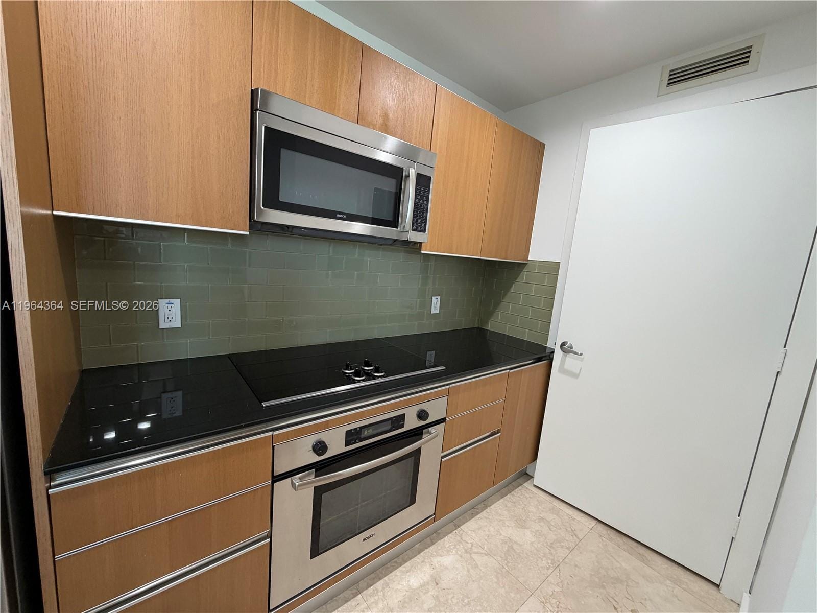 1060 Brickell Avenue 4003, Miami, FL 33131 photo 2