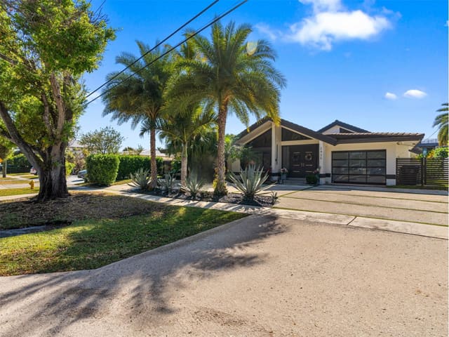 2430 NE 49th Street, sold in Coral Key Villas 2nd Sec, Lighthouse Point, FL