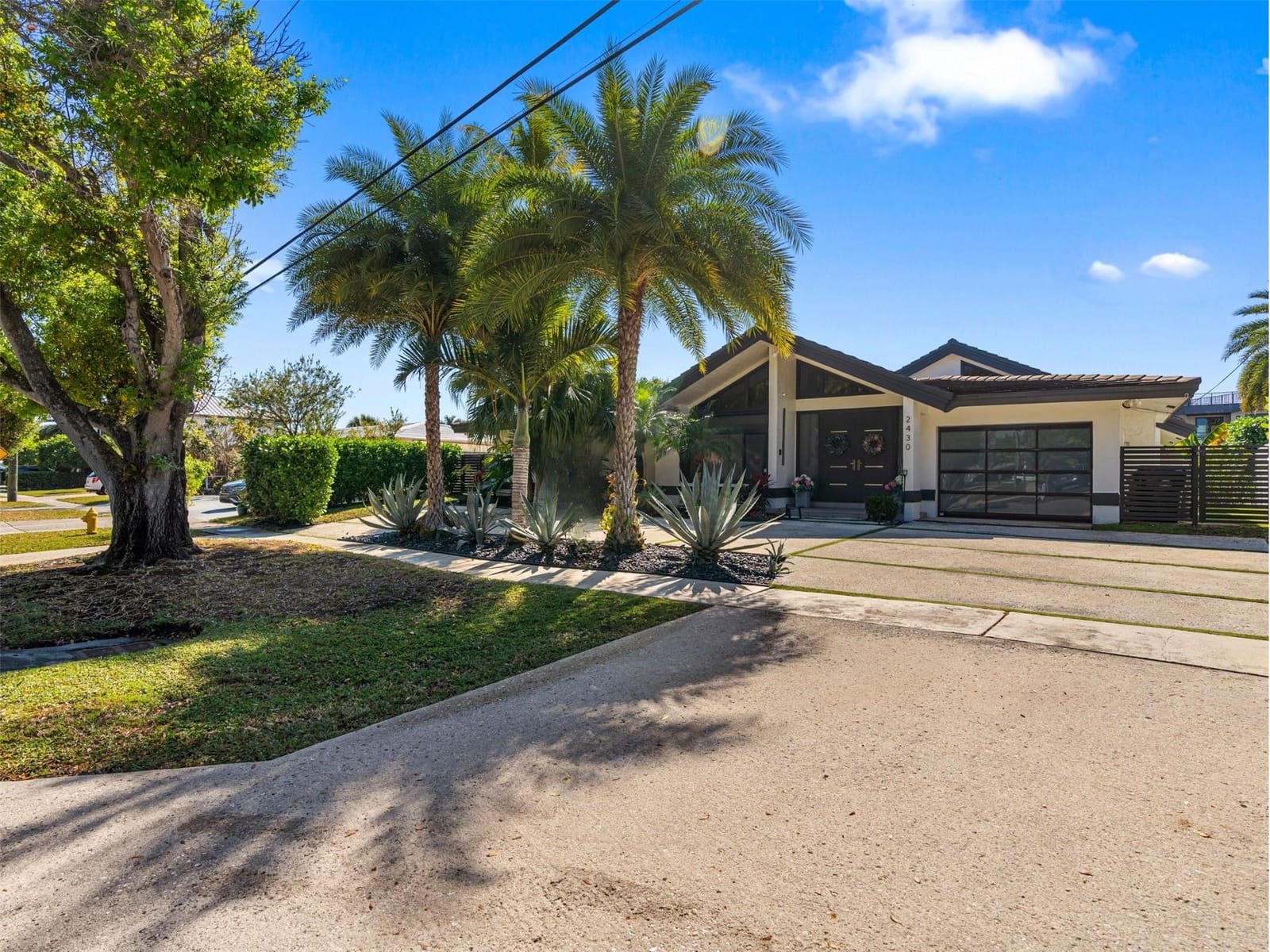 2430 NE 49th Street, Lighthouse Point, FL 33064