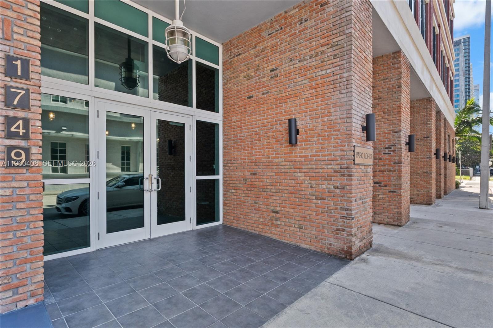 1749 NE Miami Court 605, Miami, FL 33132 photo 3