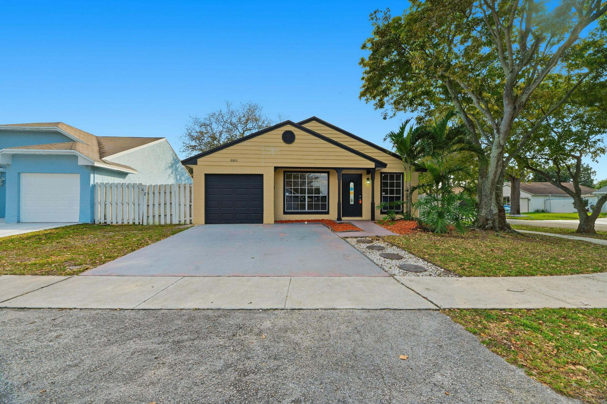 8666 SW 14th Street, Pembroke Pines, FL 33025, Pembroke Pines