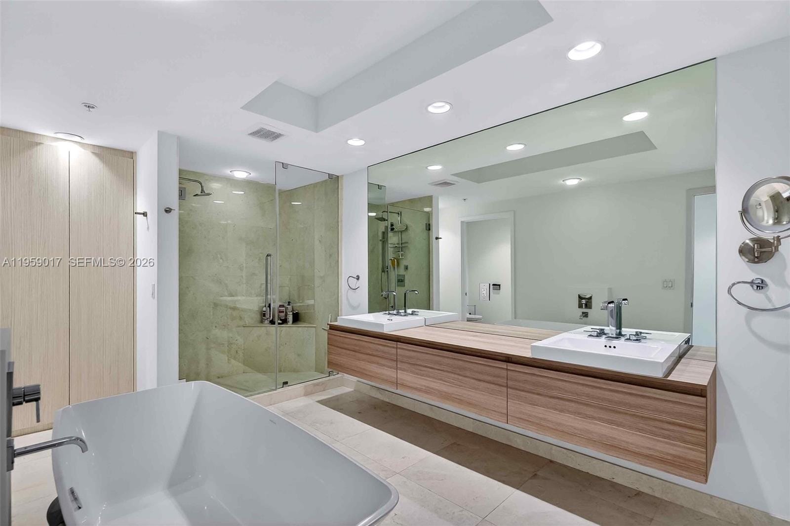 17111 Biscayne Boulevard 706, North Miami Beach, FL 33160 photo 19