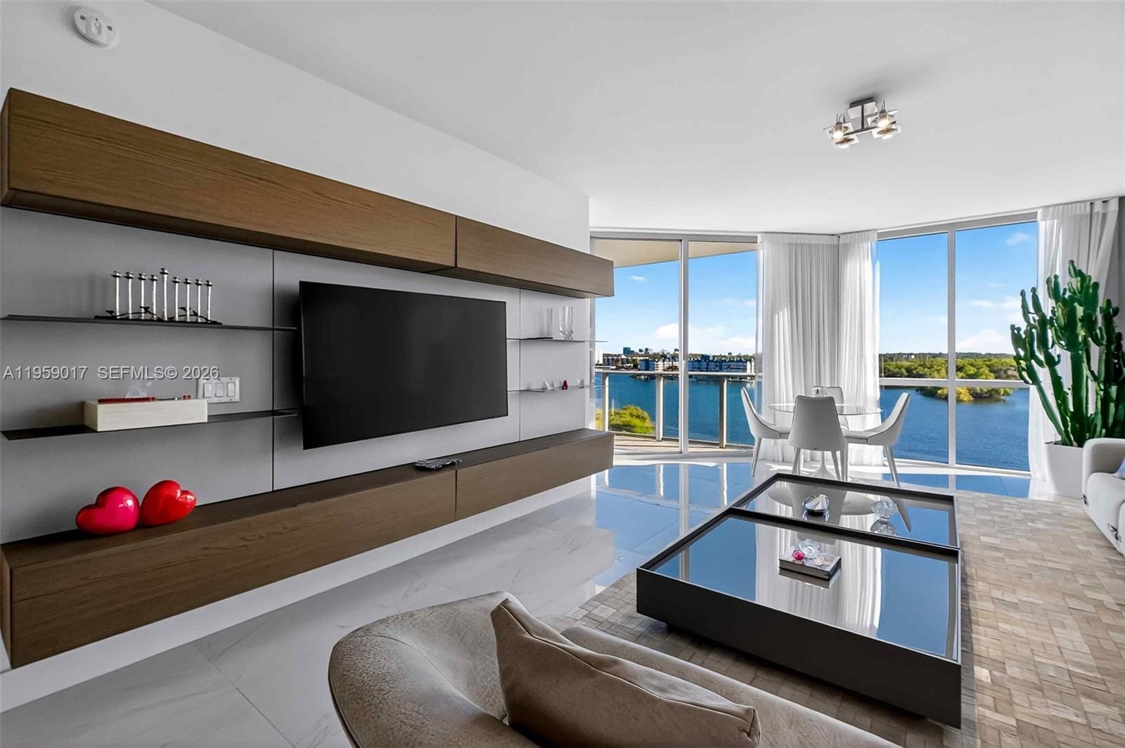 17111 Biscayne Boulevard 706, North Miami Beach, FL 33160 photo 4