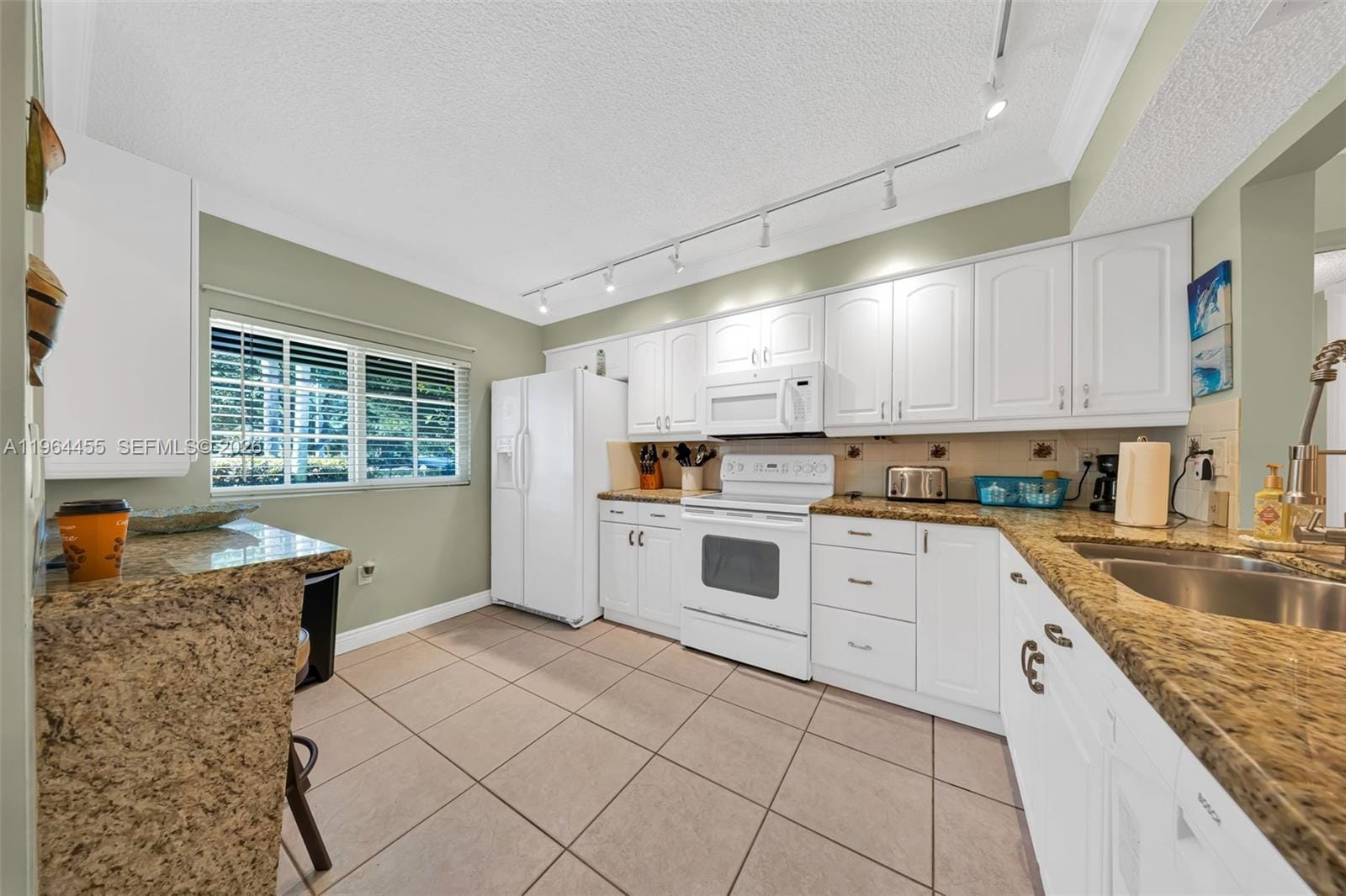 4040 Crystal Lake Drive 105 — photo 2