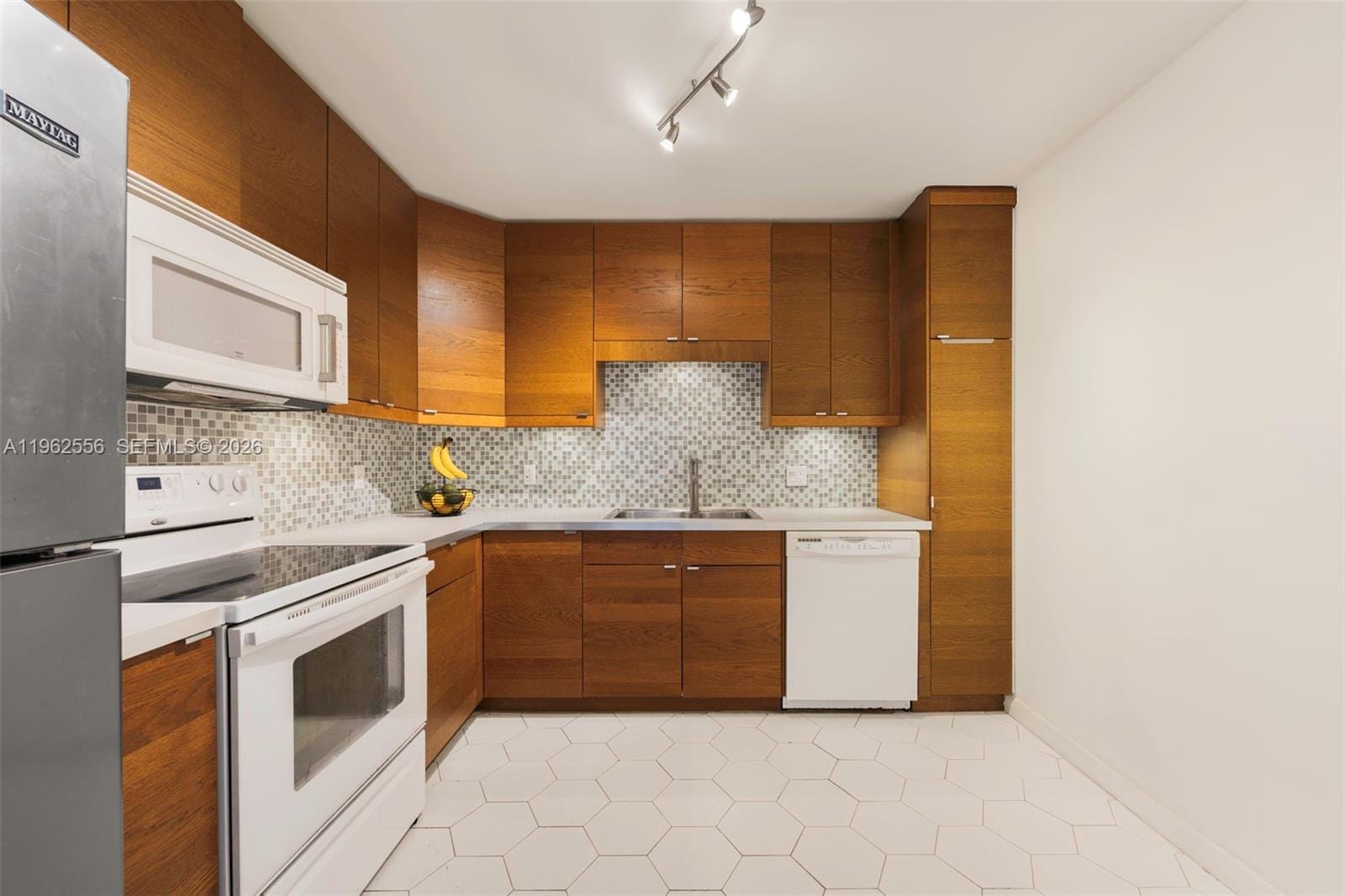 2801 NE 183rd Street 1607W, Aventura, FL 33160 photo 5