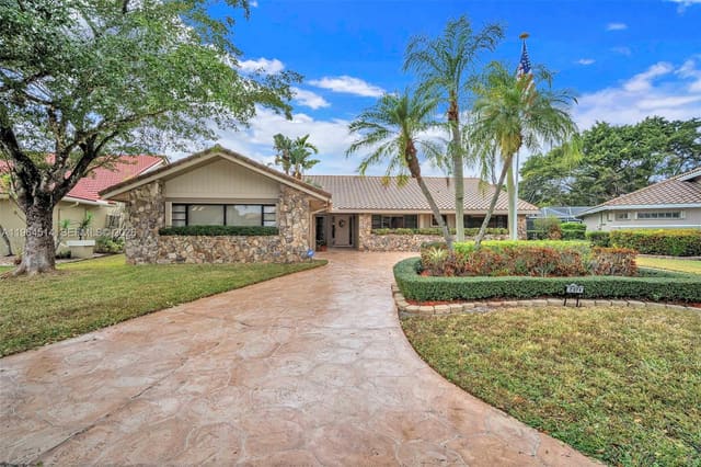 7371 NW 83rd Way, Tamarac, FL 33321