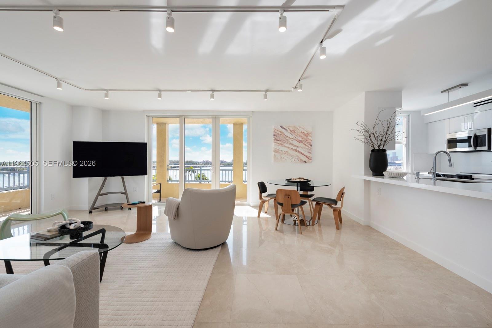 90 Alton Road 902 — photo 10