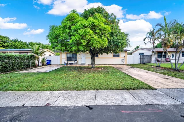 2771 NW 8th Street, Pompano Beach, FL 33069