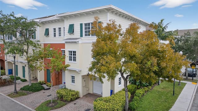 630 SW 1st Drive, sold in Cypress Grove, Pompano Beach, FL