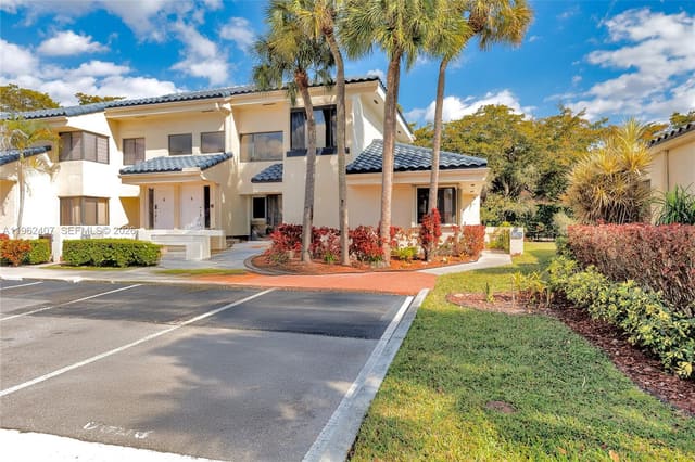 8025 NW 15th Manor 8025, sold in Parc Village Condo, Plantation, FL