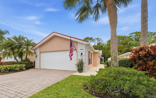 1019 SW Tamarrow Place, sold in Florida Club, Stuart, FL