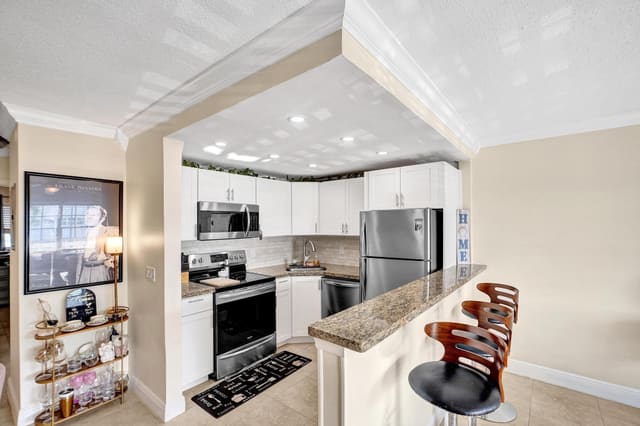 5201 NE 24 A-203, Fort Lauderdale, FL 33308