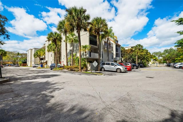 6886 N Kendall Drive D102, sold in Dadeland Grove Condo, Pinecrest, FL