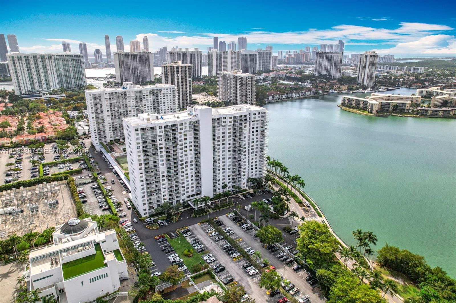 2801 NE 183rd Street 1504W, Aventura, FL 33160 photo 2