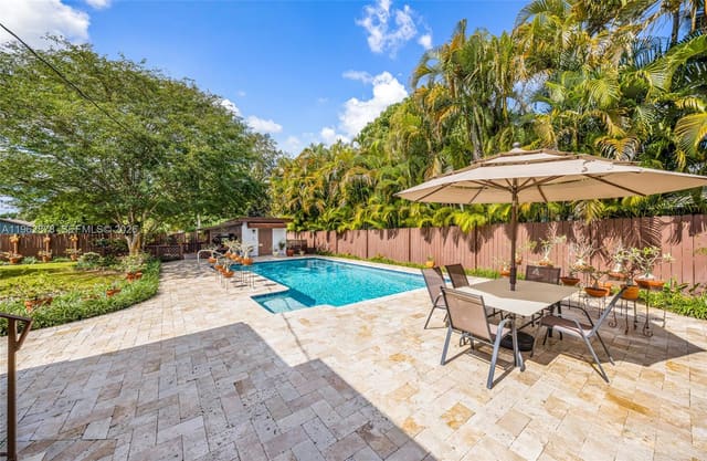 564 De Leon Drive, sold in Rev Pl Sec 2 Cc Estates, Miami Springs, FL