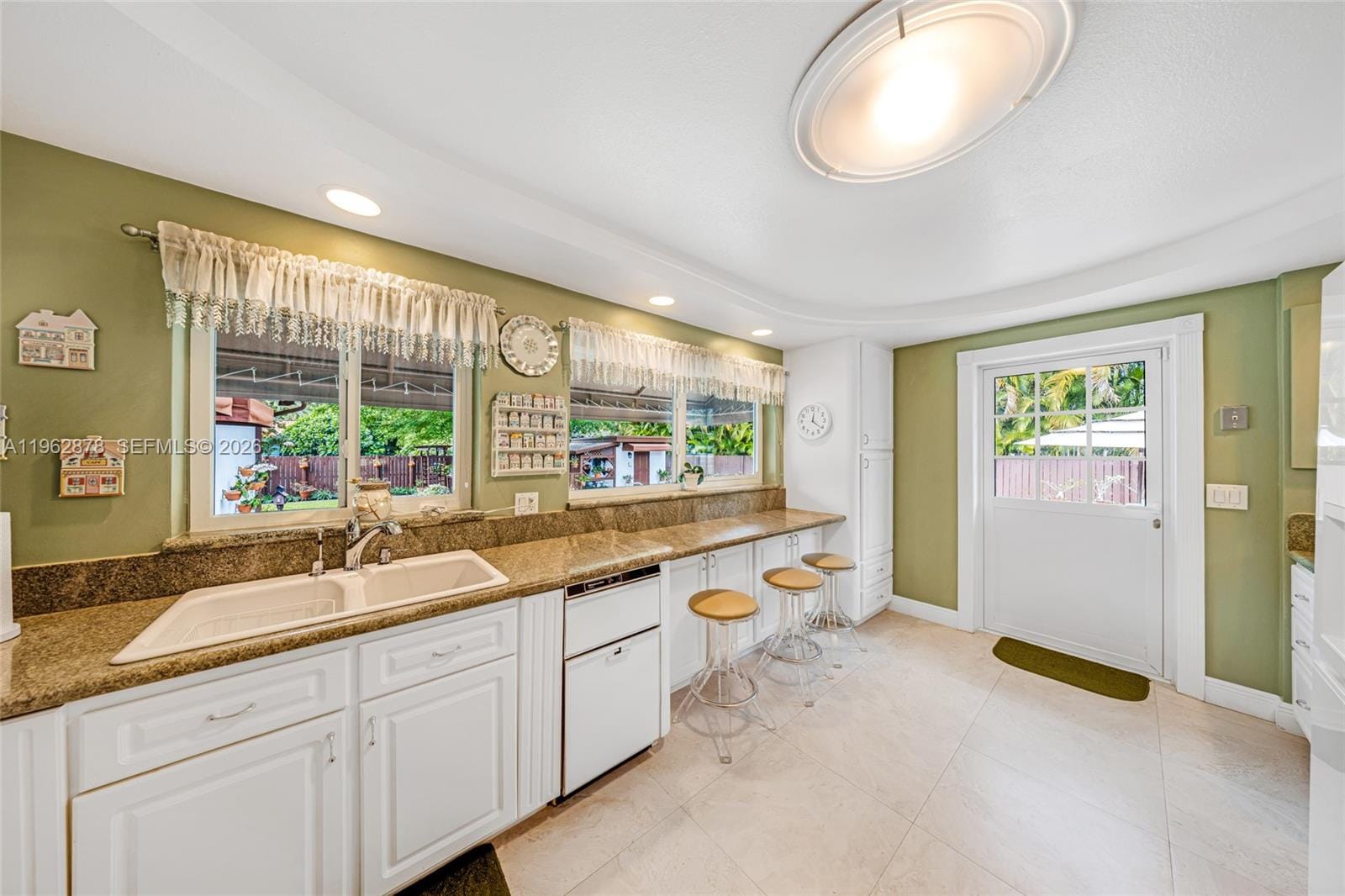 564 De Leon Drive, Miami Springs, FL 33166 photo 18