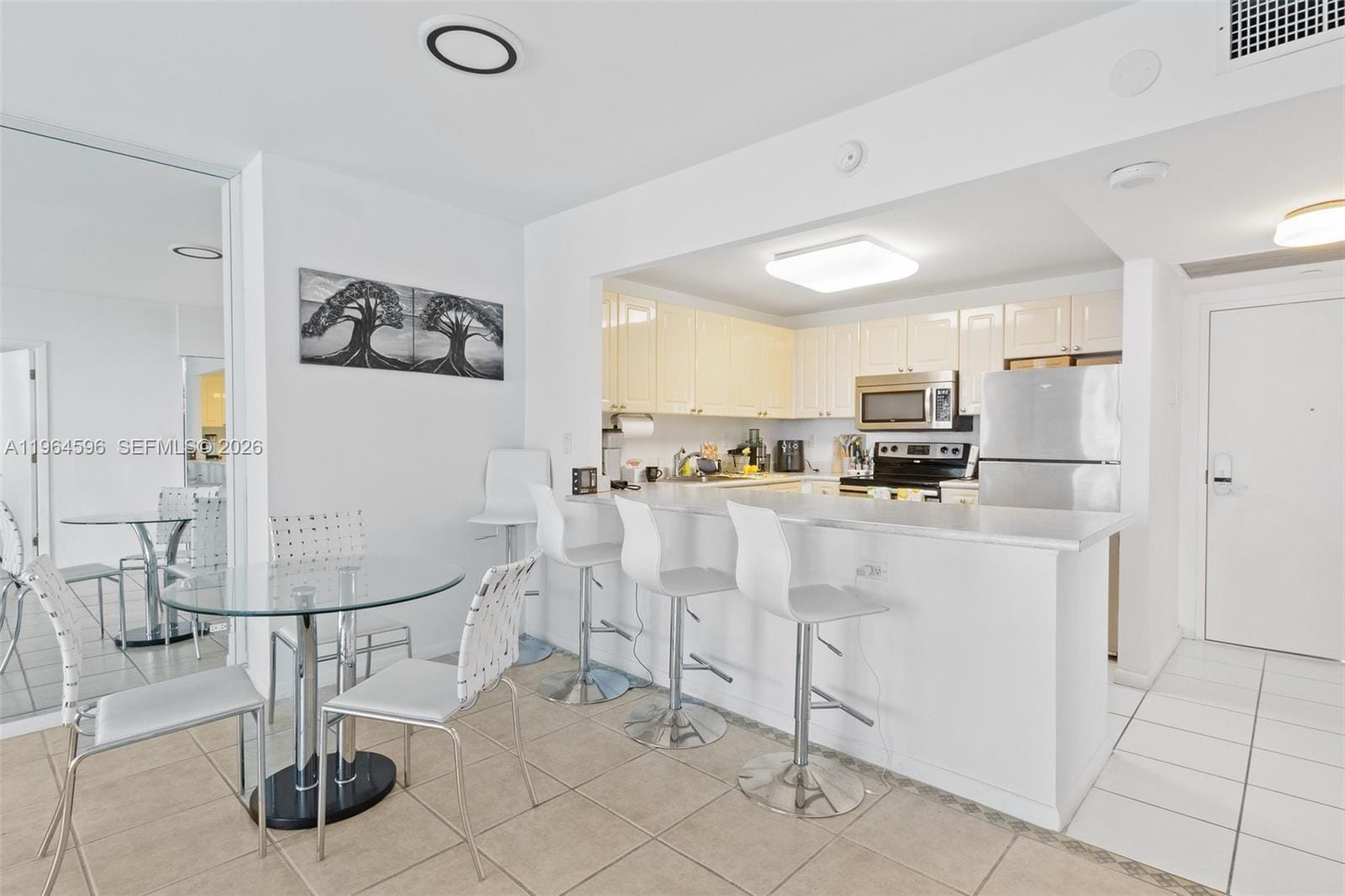 2301 Collins Avenue 504 — photo 6