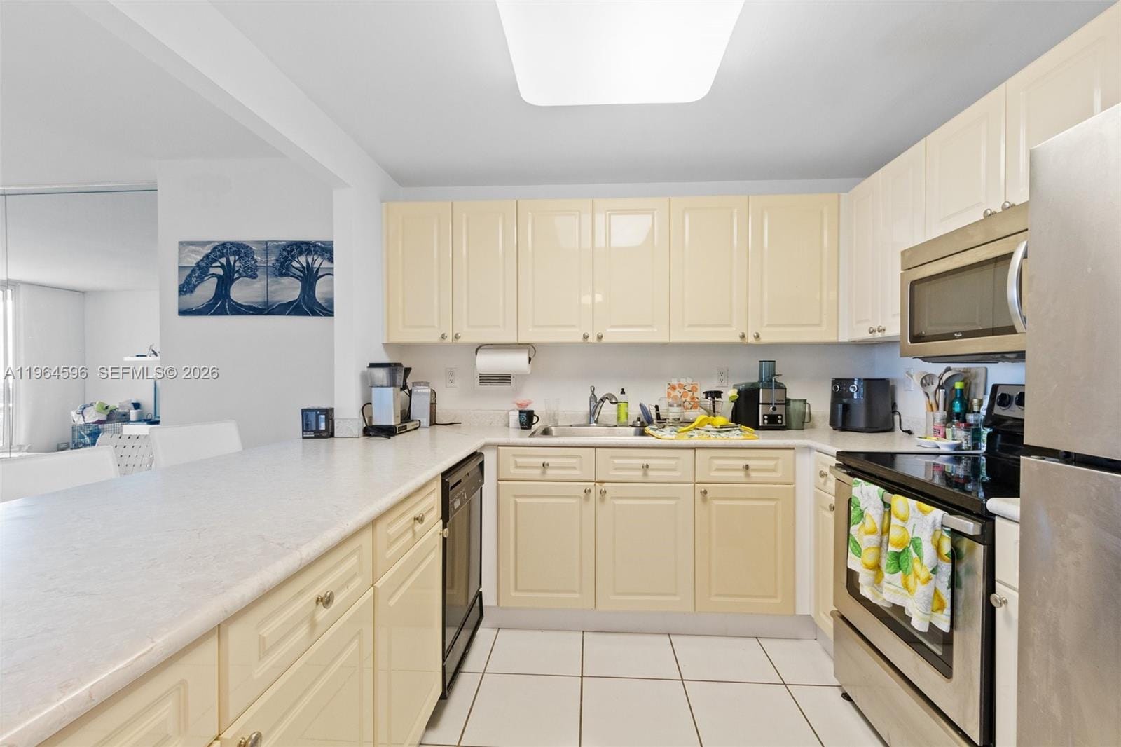 2301 Collins Avenue 504 — photo 8