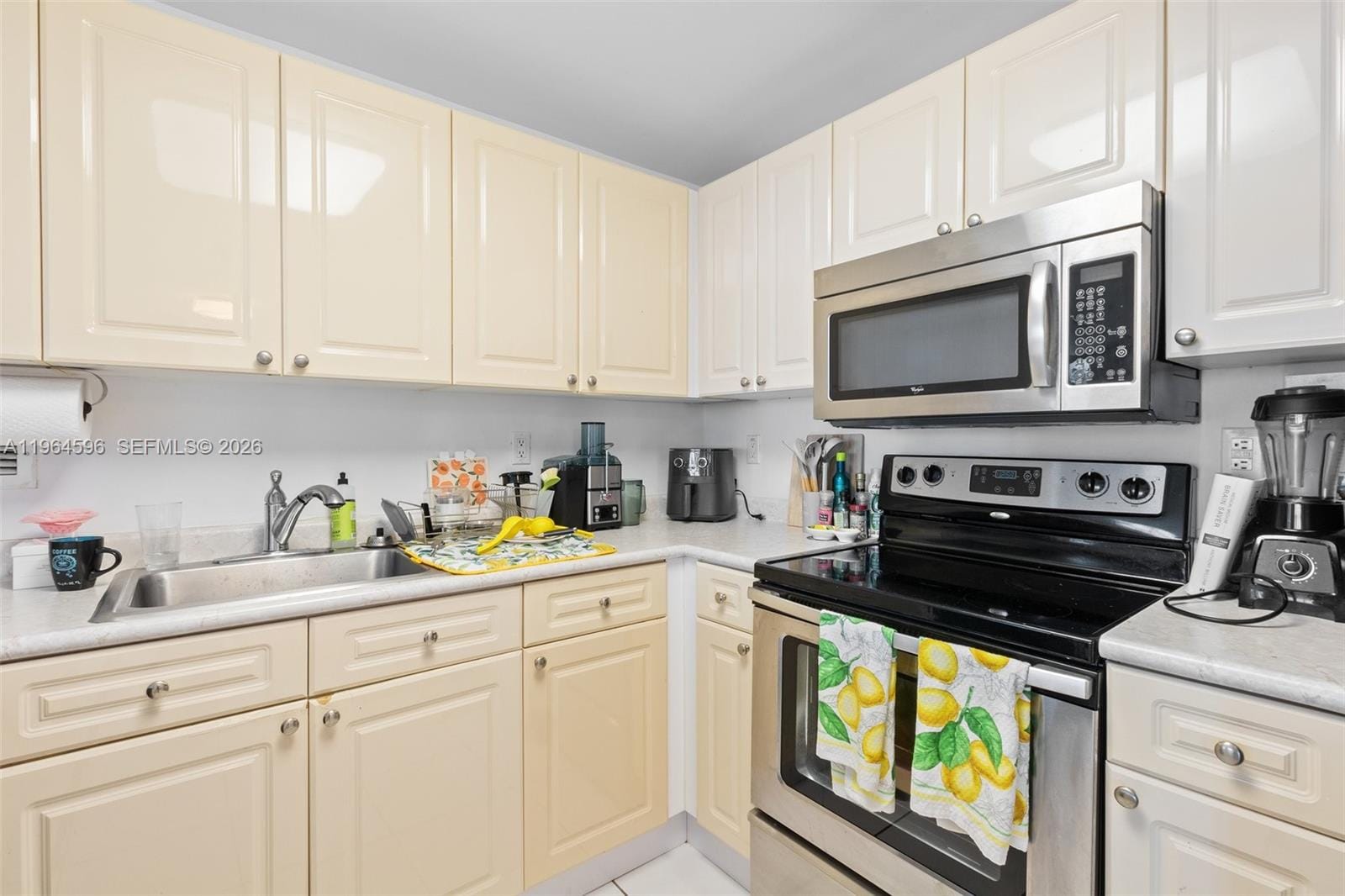 2301 Collins Avenue 504 — photo 9
